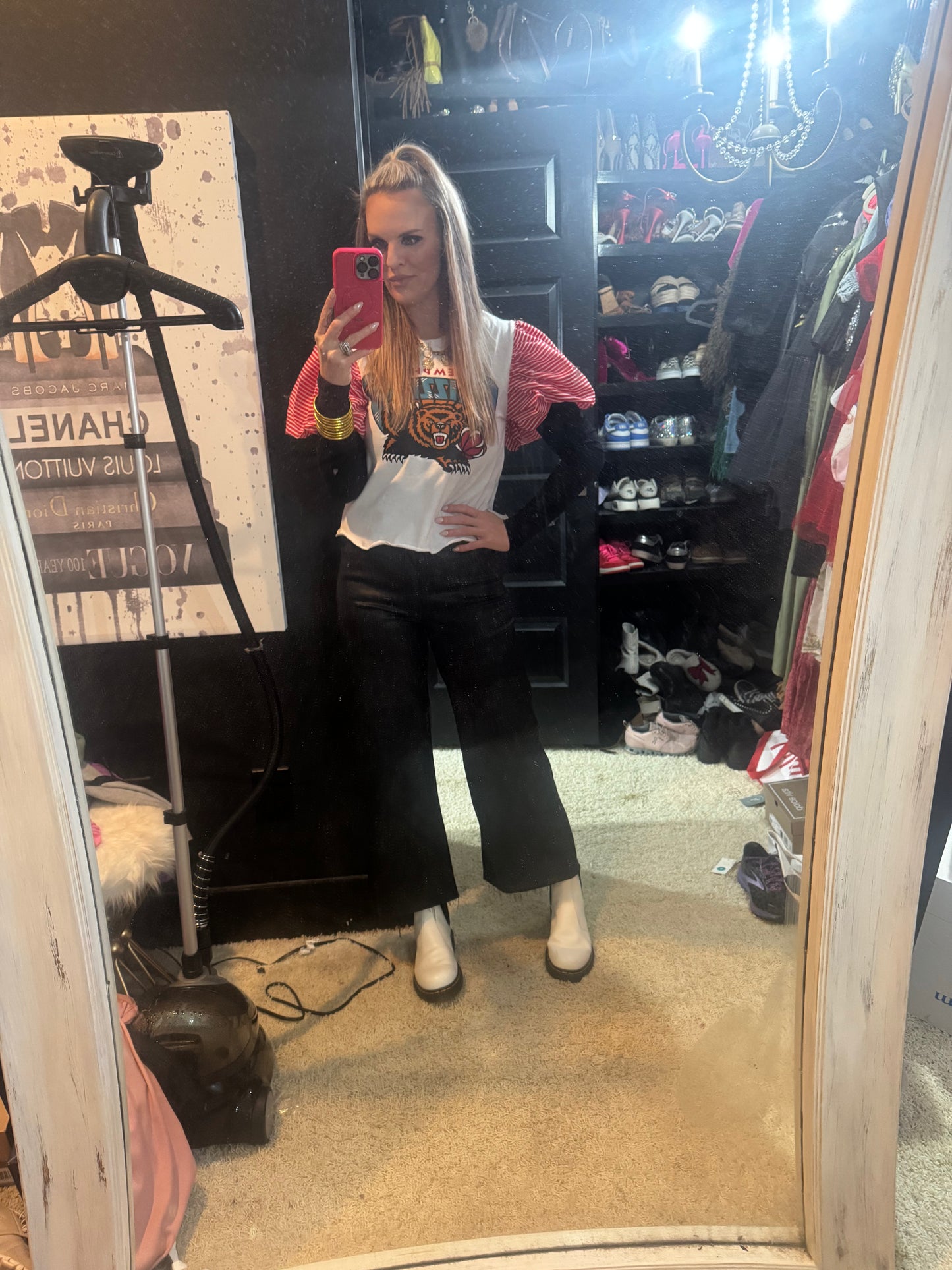 StASH Apparel - Custom Throwback Grizz Puff Sleeve Tee