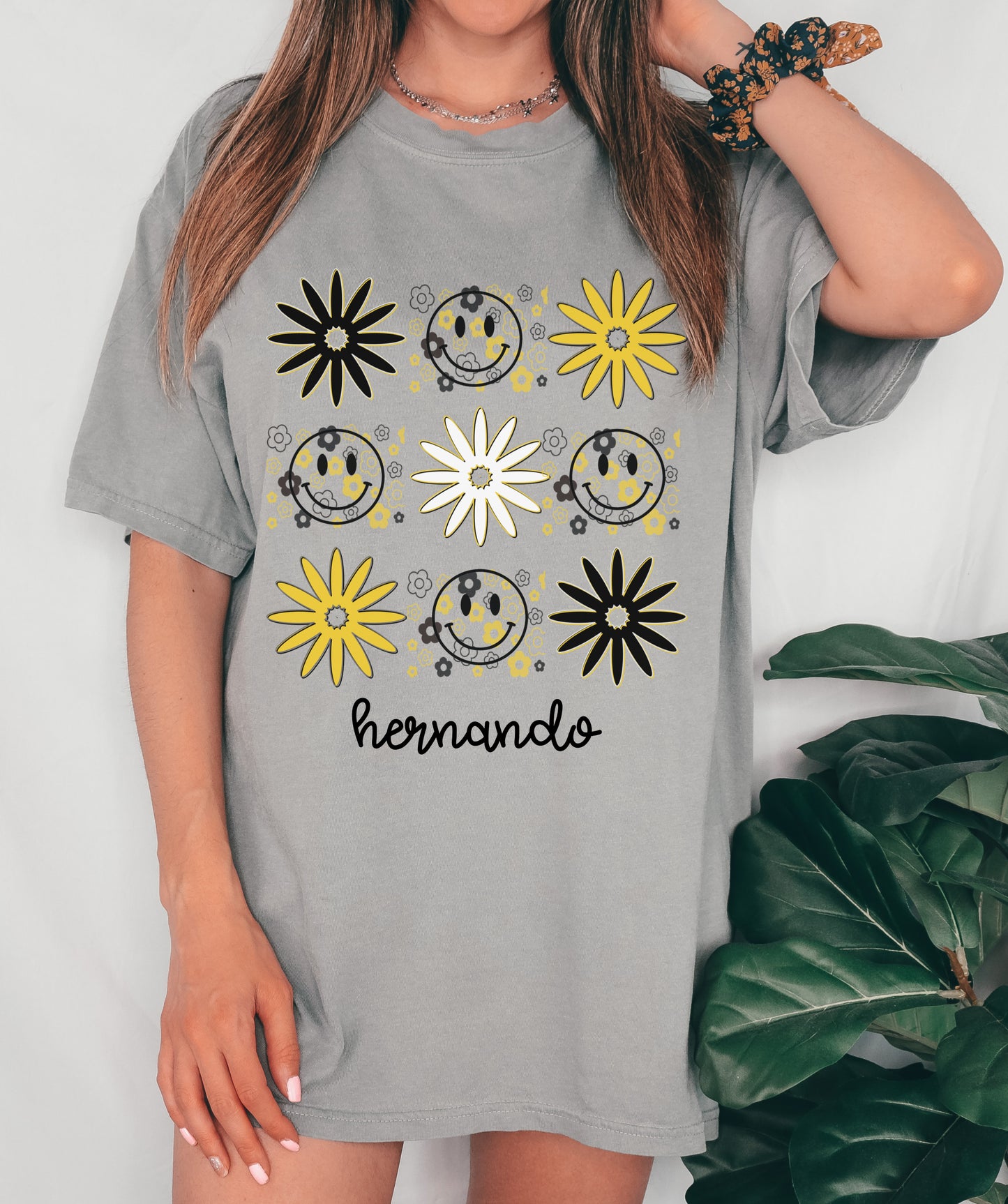 Comfort Colors Hernando Tigers Daisy Smiley Tee / Hernando -Desoto County Schools / Mississippi School Shirt
