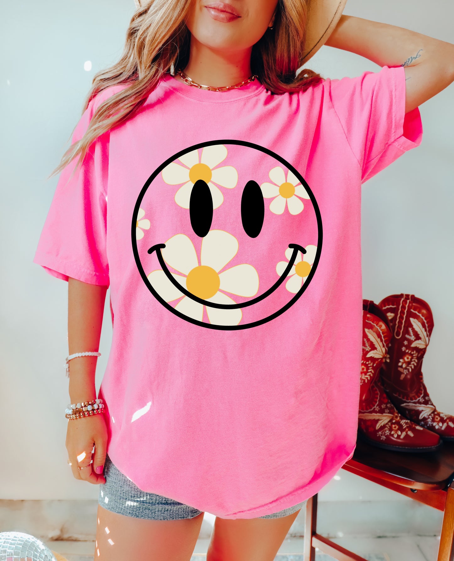 Peony Pink Comfort Colors Daisy Smiley Face Tee/ Quality Retro Tee / Summer Cover Ups