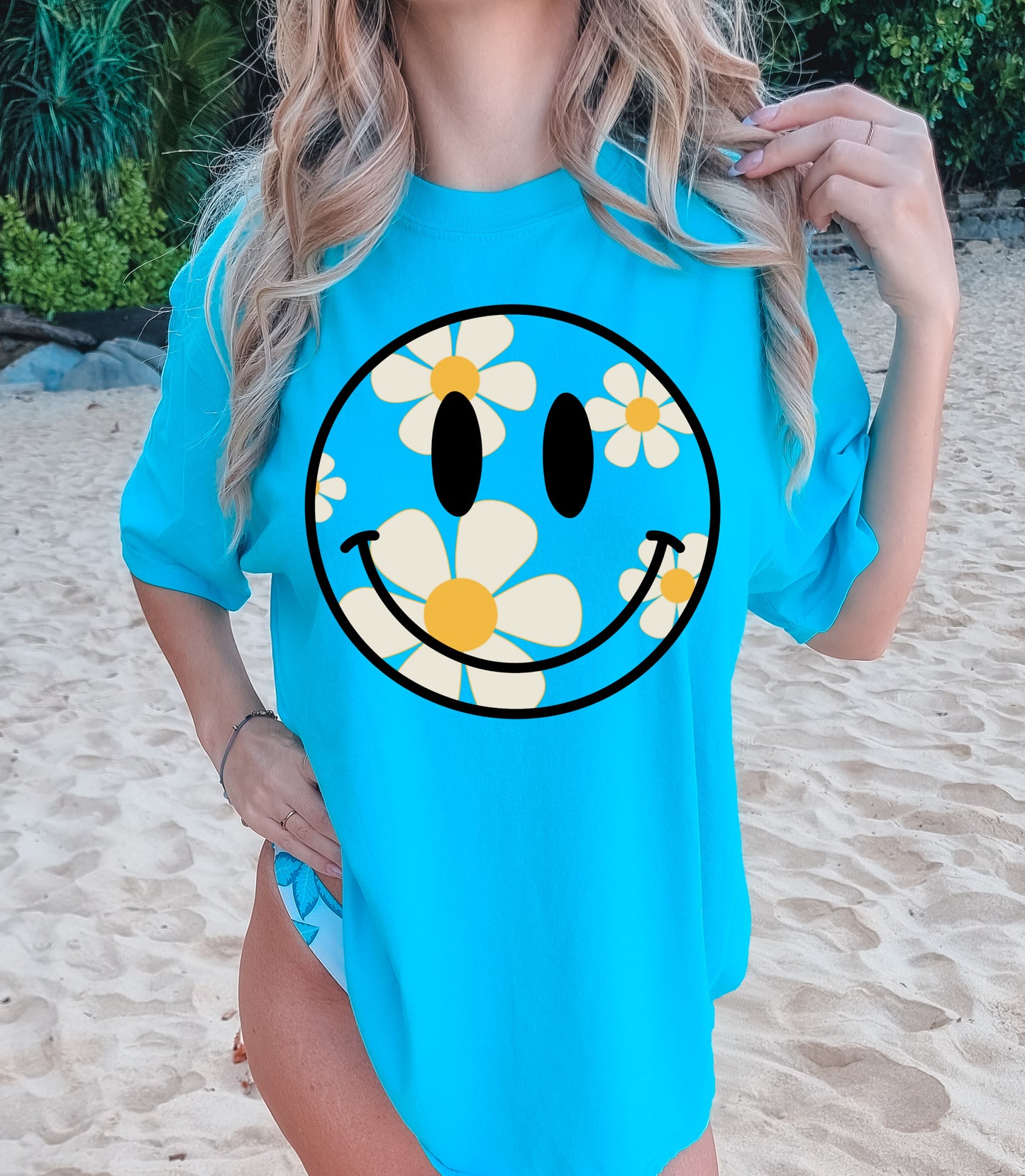 Lagoon Blue Comfort Colors Daisy Smiley Face Tee/ Quality Retro Tee / Summer Cover Ups